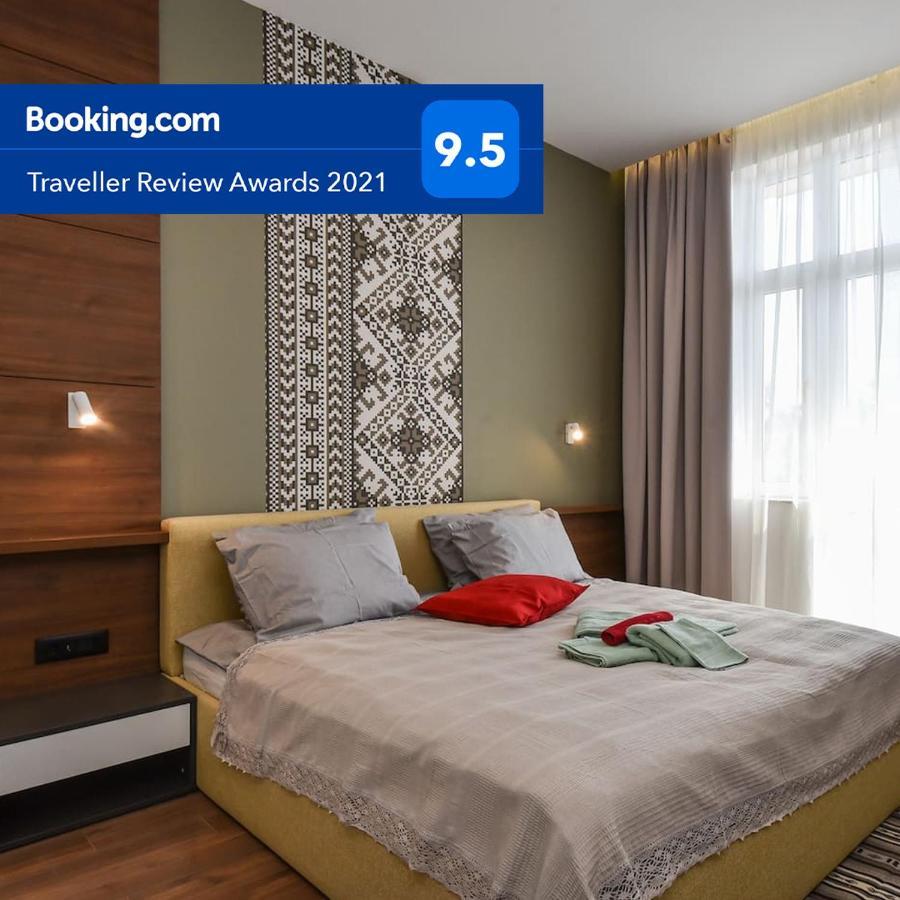 Tradition And Modernity Combined In A Three Bedroom Two Bathroom Lux Apartamento *