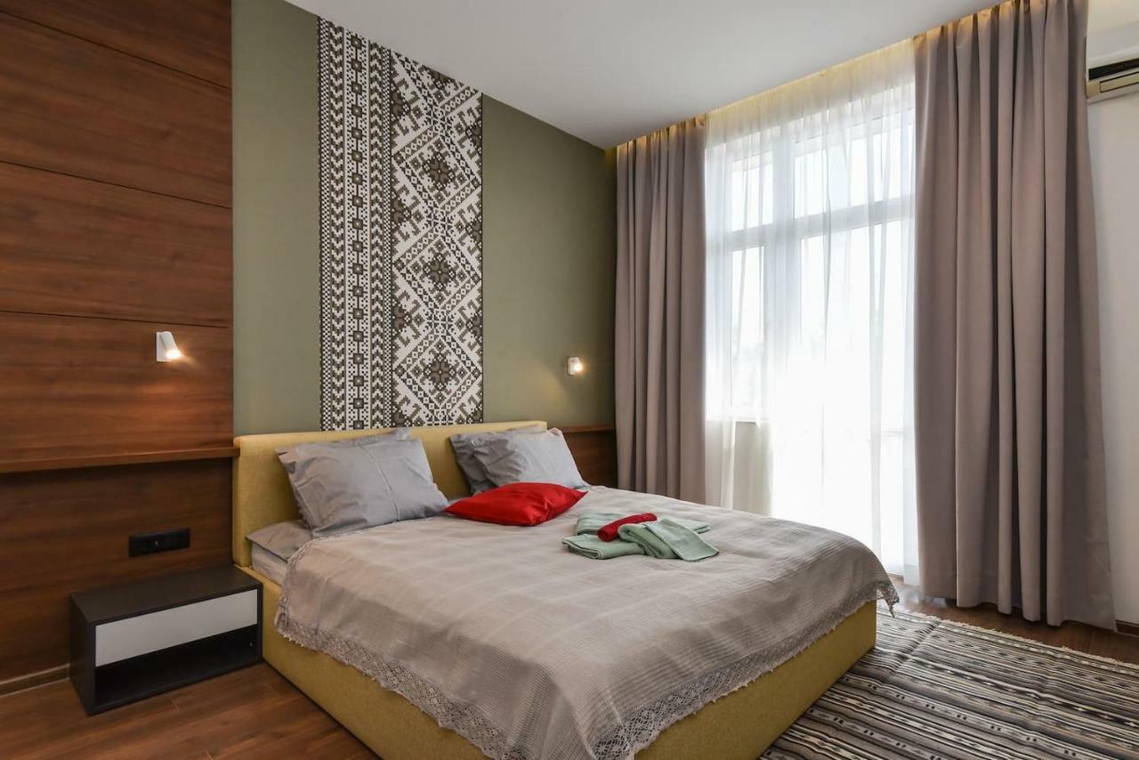 Tradition And Modernity Combined In A Three Bedroom Two Bathroom Lux Apartamento